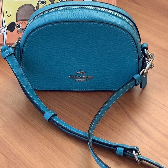 Coach Handbags - Most Adorable Small Coach Crossbody 💚💚💙